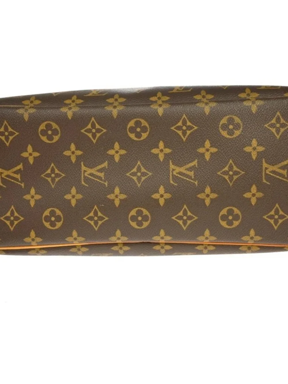 Louis Vuitton outside 	ab